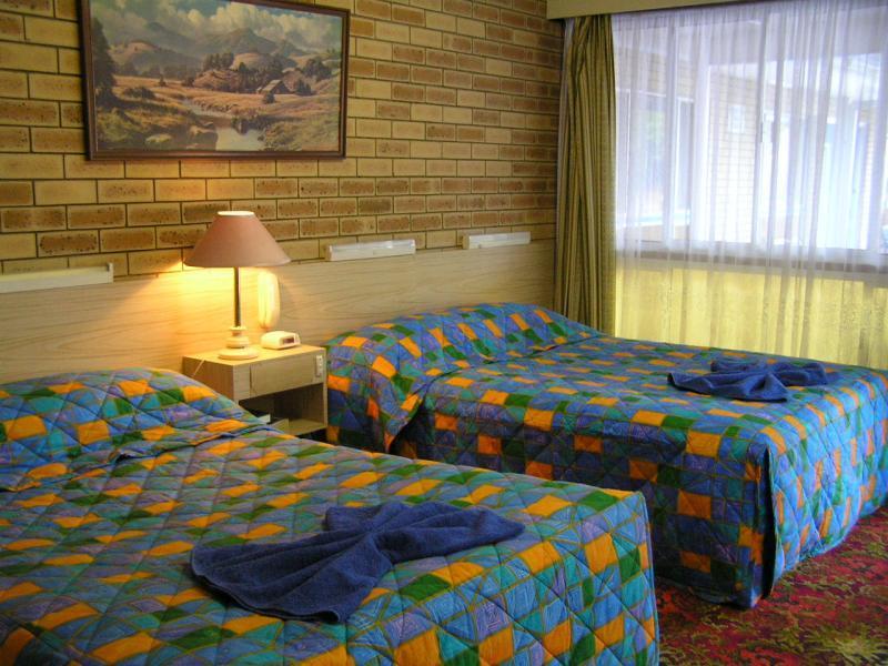 Blue Violet Motor Inn Toowoomba Exterior photo