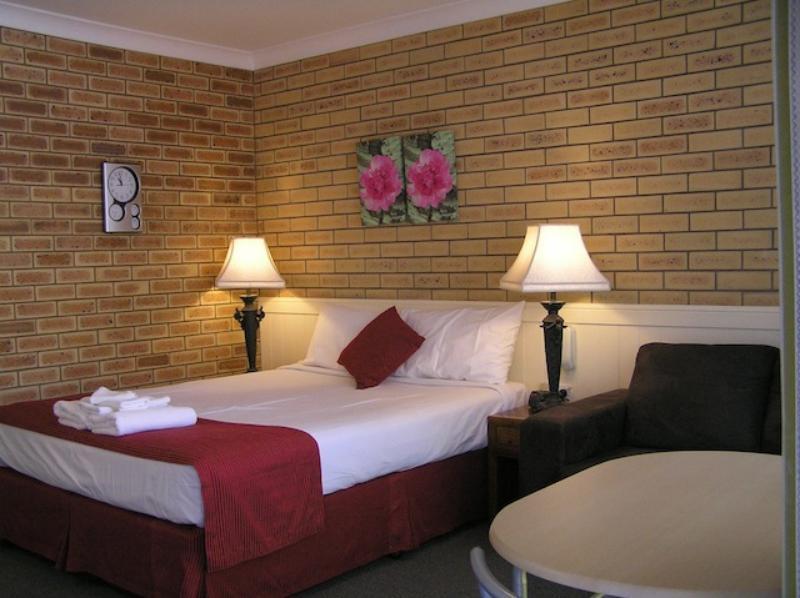 Blue Violet Motor Inn Toowoomba Exterior photo