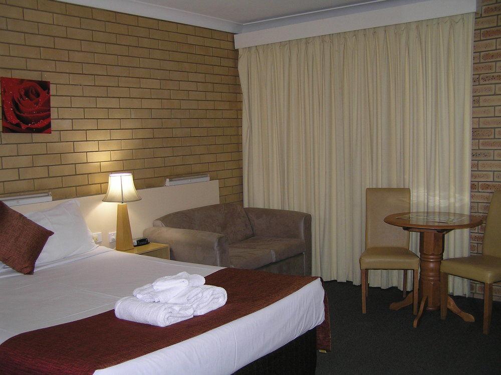 Blue Violet Motor Inn Toowoomba Exterior photo