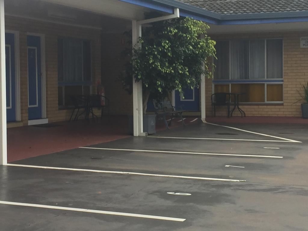 Blue Violet Motor Inn Toowoomba Exterior photo
