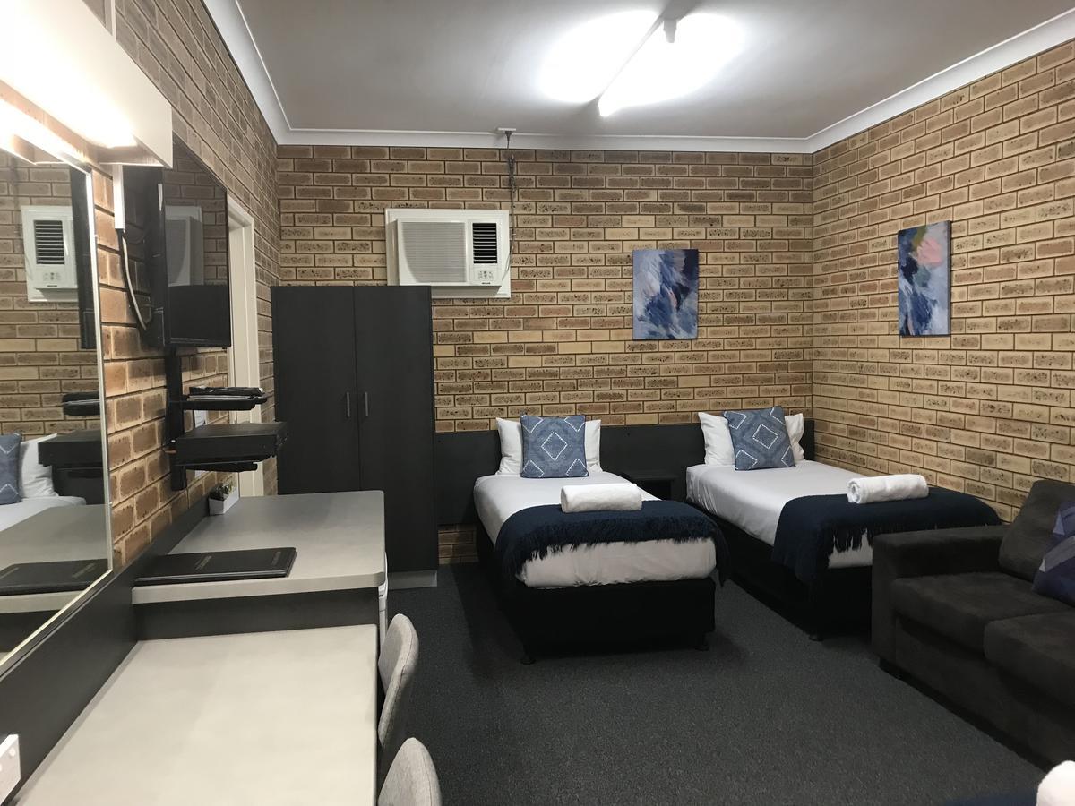 Blue Violet Motor Inn Toowoomba Exterior photo
