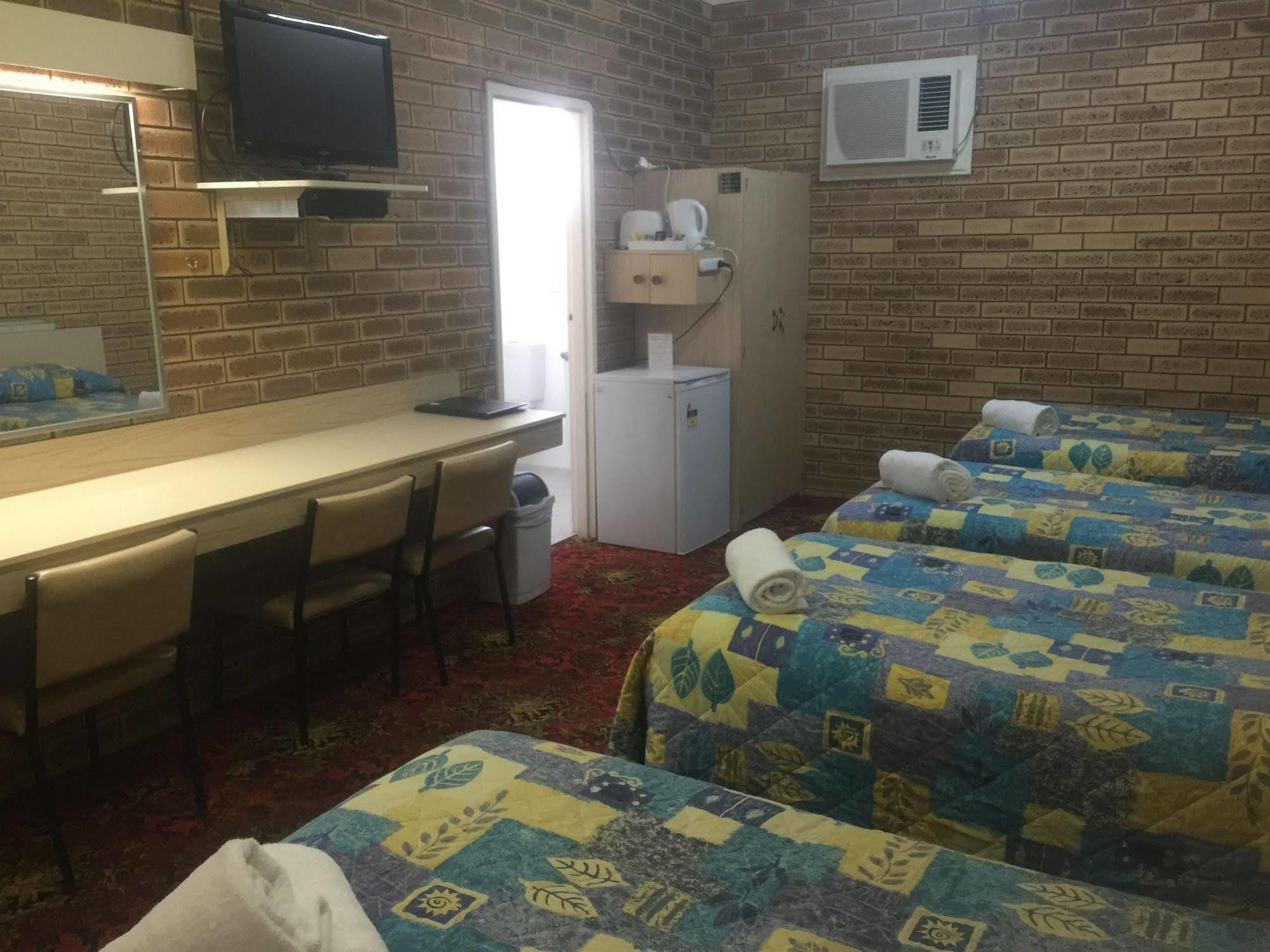 Blue Violet Motor Inn Toowoomba Exterior photo